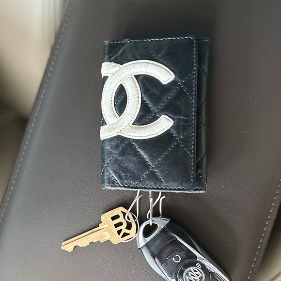 Chanel Black Quilted Cambon Lamb Skin Multicles 6 key holder AUTHENTIC 💎 - Picture 1 of 16